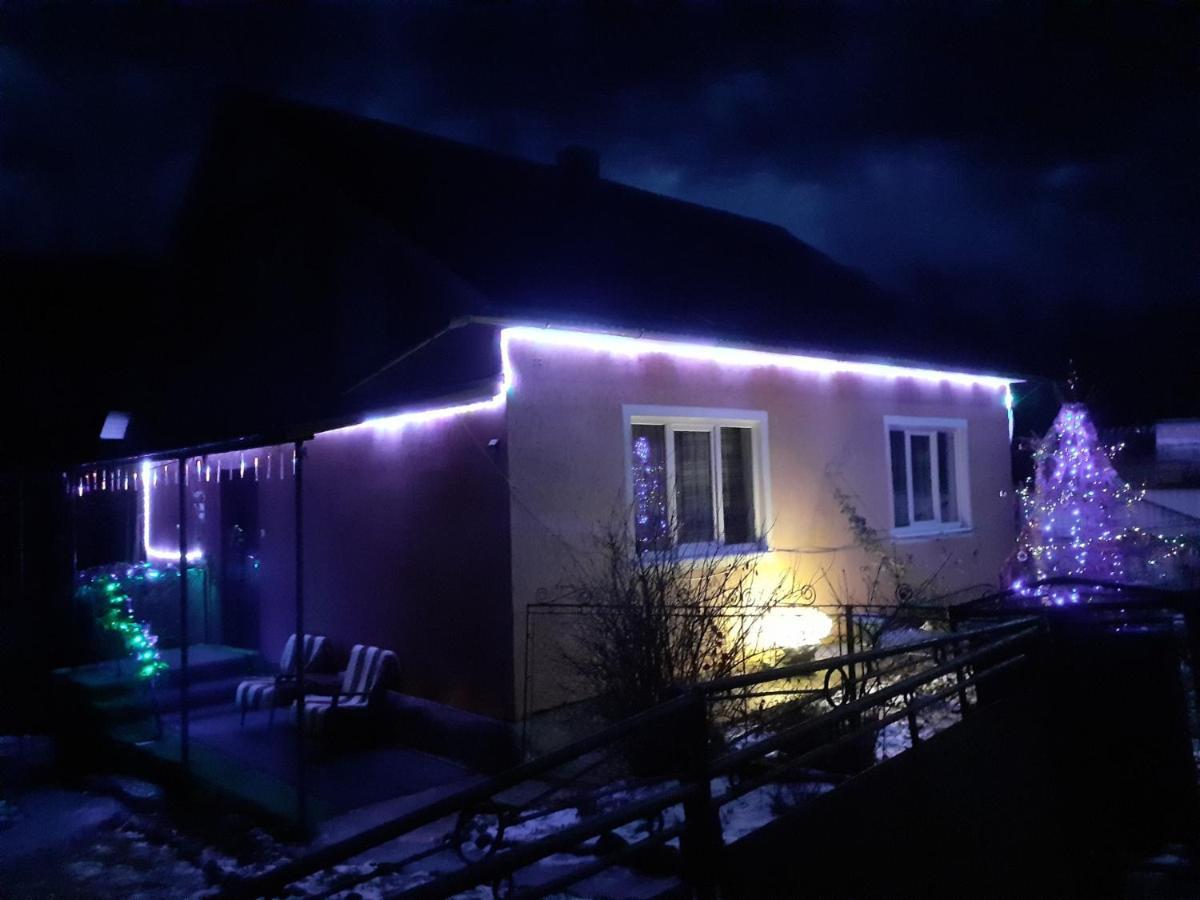 Hotel Gostynnyi Dvir U Marichky Lazeshchyna Exterior foto