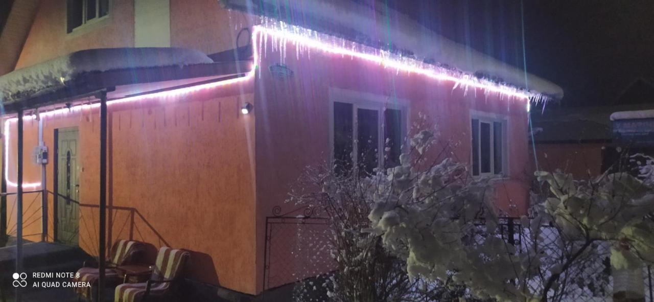 Hotel Gostynnyi Dvir U Marichky Lazeshchyna Exterior foto